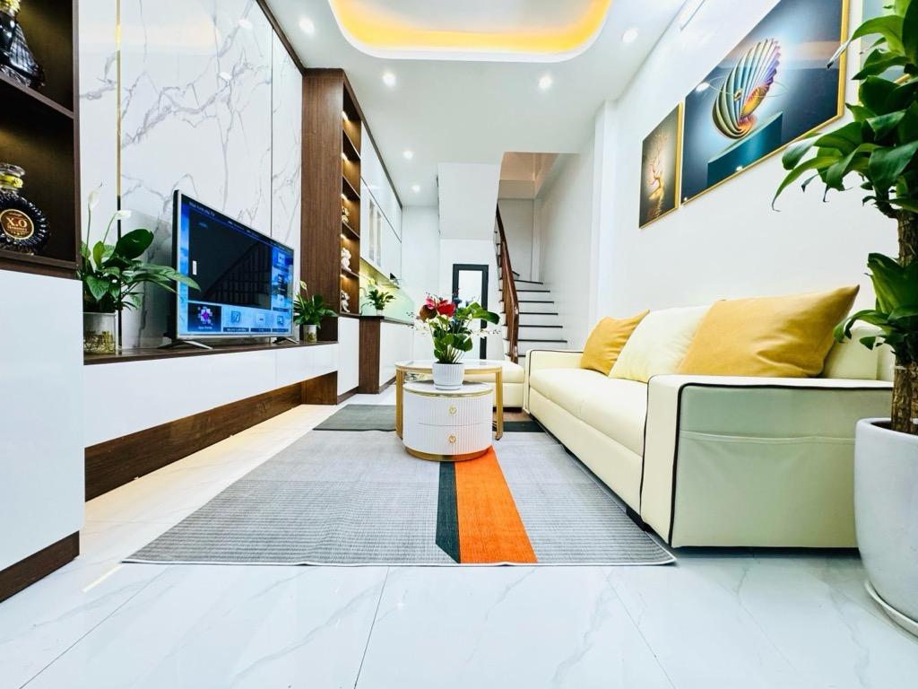 Bán nhà đẹp Khương Trung ngõ nông gần hồ nội thất xịn sò, sổ nở hậu 28 m2 giá 4.79 tỷ